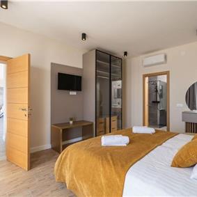 Luxury 4 Bedroom Villa with Infinity Pool, Sauna, Gym, Jacuzzi and Sea Views in Orašac, near Dubrovnik, Sleeps 8